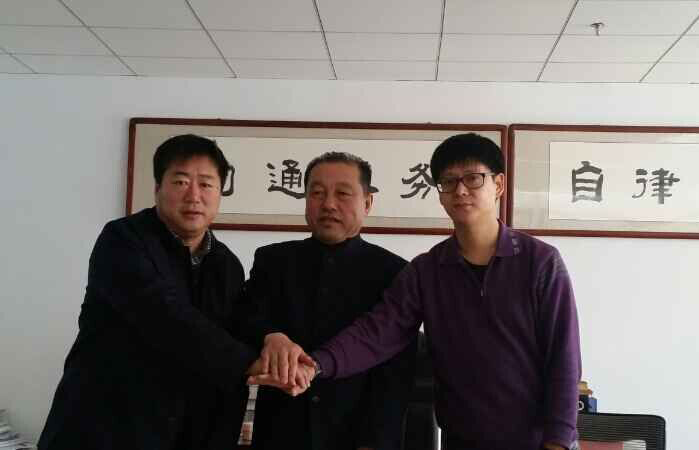 內蒙古農牧業(yè)產(chǎn)業(yè)化龍頭企業(yè)協(xié)會(huì )與內蒙古拉卡拉支付有限公司、內蒙古蒙優(yōu)匯電子商務(wù)有限公司簽署三方戰略框架合作協(xié)議——助力內蒙古綠色農畜產(chǎn)品“走出去”