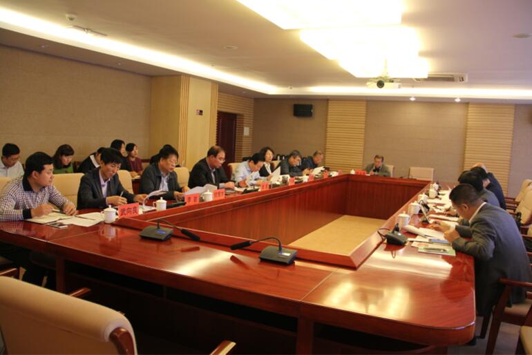 推進(jìn)農牧業(yè)區域品牌討論會(huì )召開(kāi)